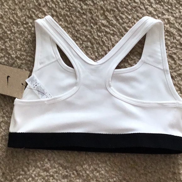 NWT Nike Sports Bra - Picture 3 of 7